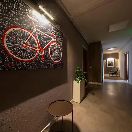 Bed & Bike בית הארחה *